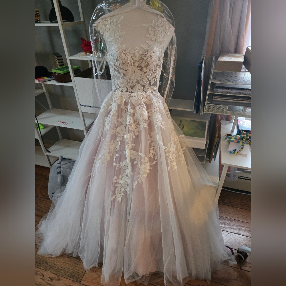 Cocomelody Ivory Lace & Tulle Wedding Dress w/ Blush Underskirt